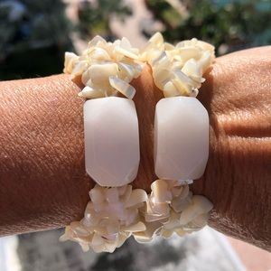 White ivory mother of pearl 3 strands beads bracelet on elastic size S